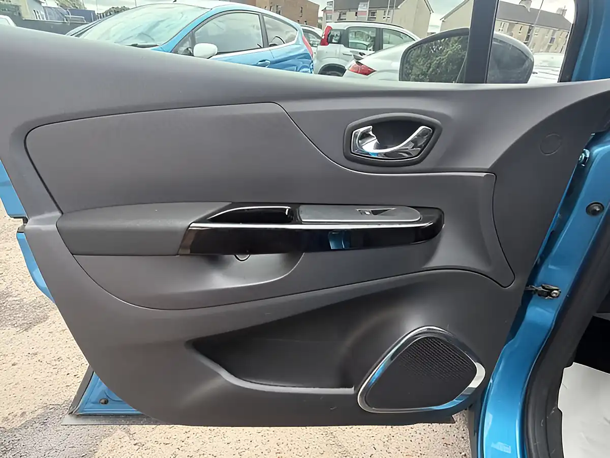 Used 2015 Renault Captur Dynamique S Medianav Tahoe Blue - Interior and Exterior details 12