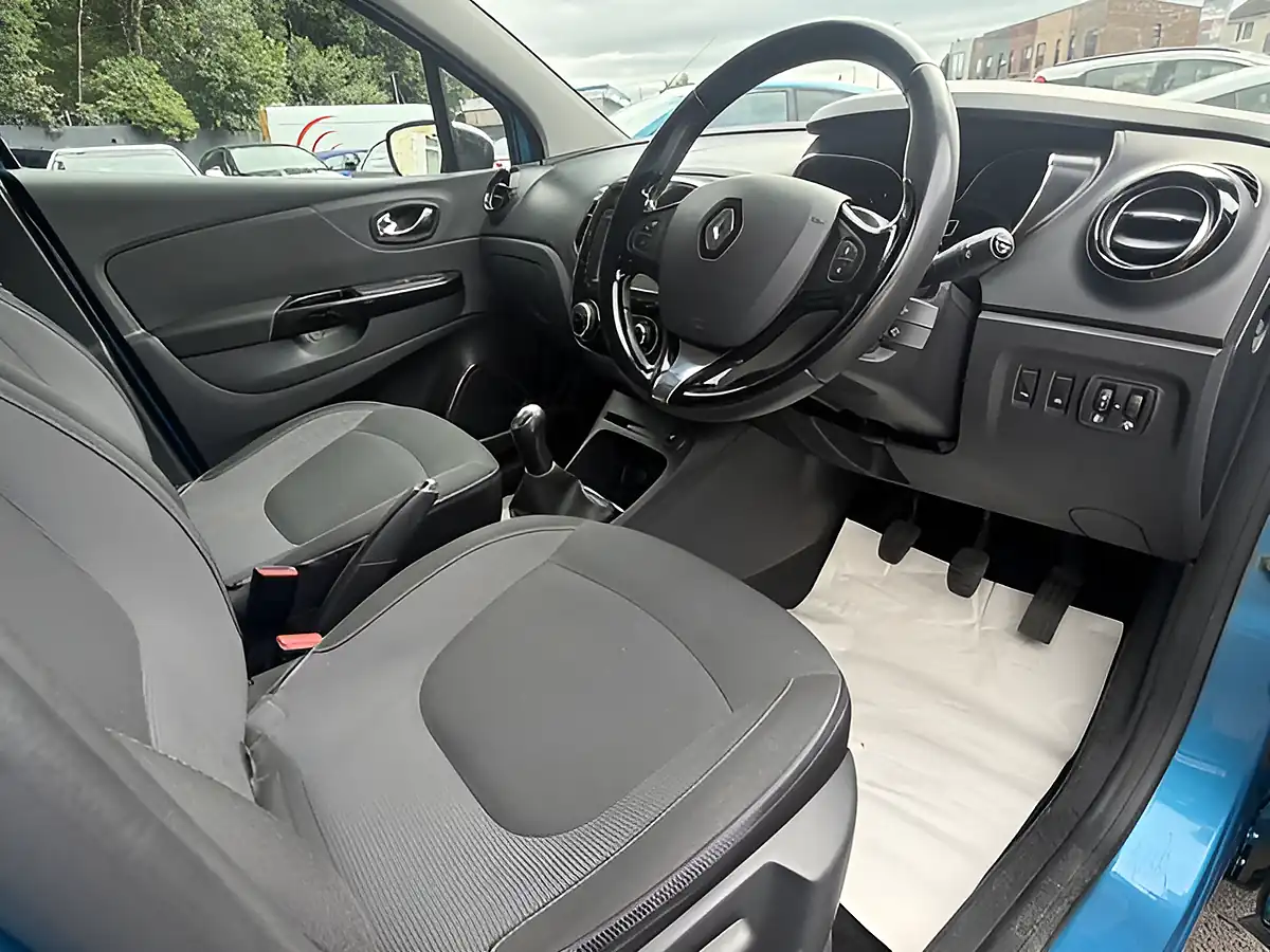Used 2015 Renault Captur Dynamique S Medianav Tahoe Blue - Interior and Exterior details 13