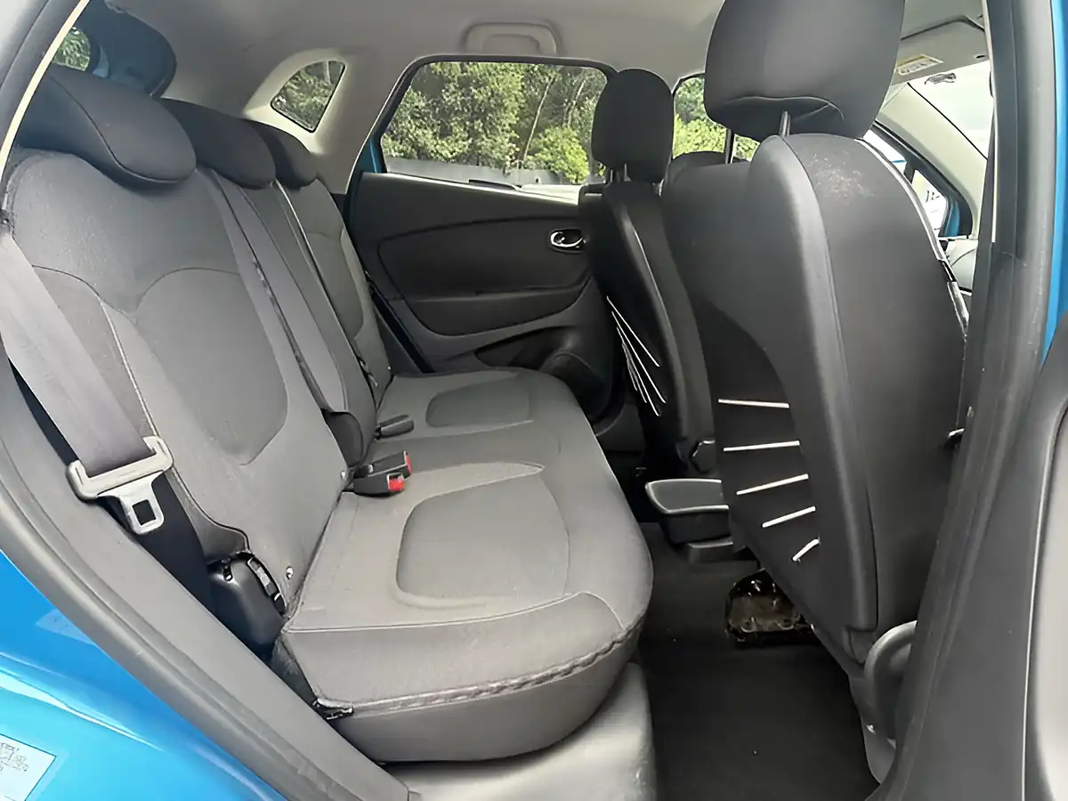 Used 2015 Renault Captur Dynamique S Medianav Tahoe Blue - Interior and Exterior details 14