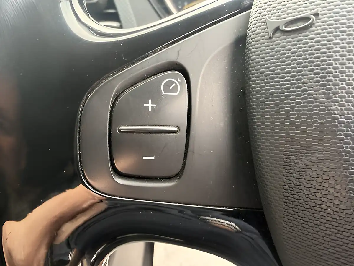 Used 2015 Renault Captur Dynamique S Medianav Tahoe Blue - Interior and Exterior details 17