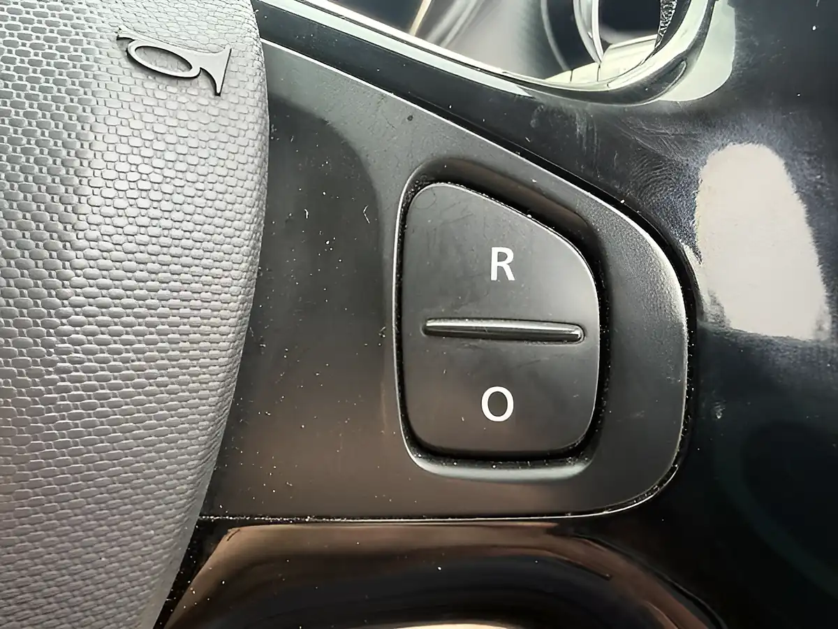 Used 2015 Renault Captur Dynamique S Medianav Tahoe Blue - Interior and Exterior details 20