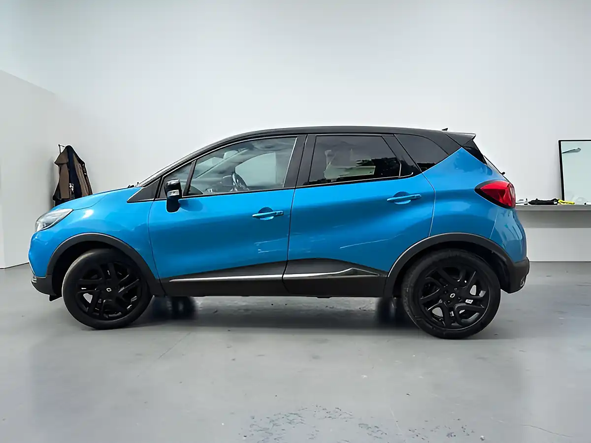Used 2015 Renault Captur Dynamique S Medianav Tahoe Blue - Interior and Exterior details 4