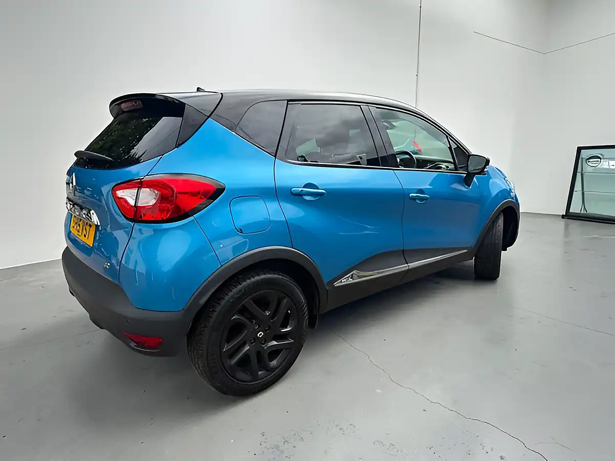 Used 2015 Renault Captur Dynamique S Medianav Tahoe Blue - Interior and Exterior details 6