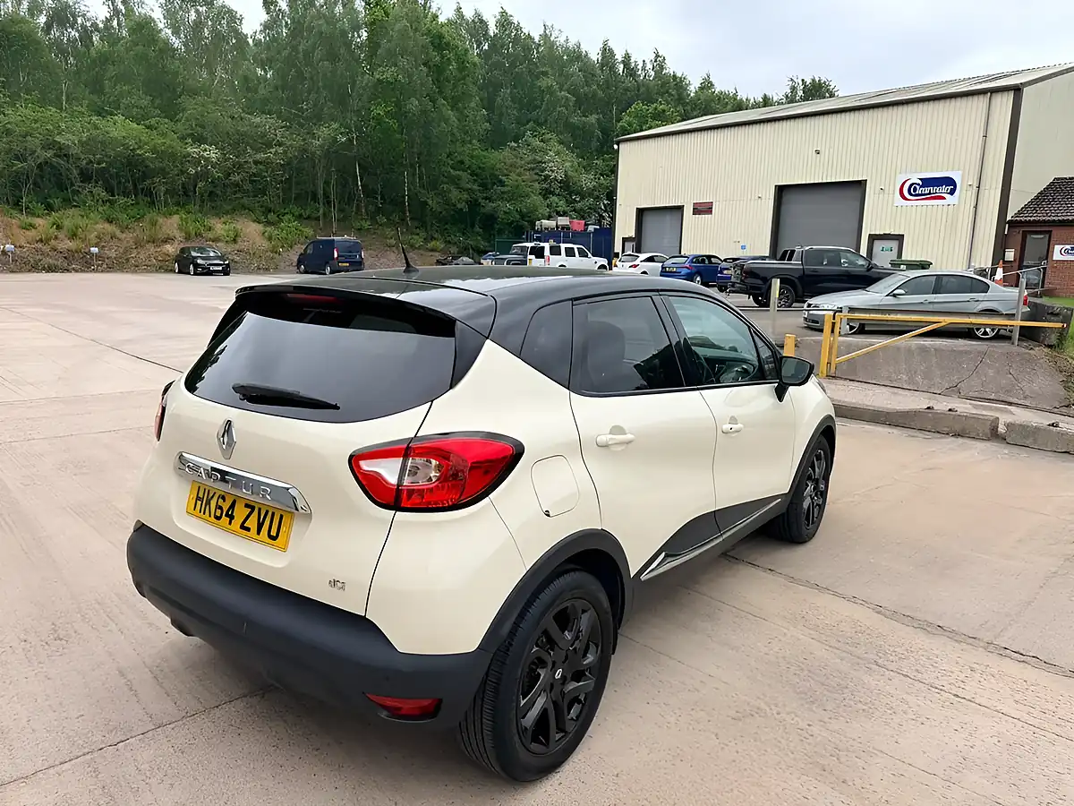 Used 2015 Renault Captur Dynamique S Medianav White - Interior and Exterior details 10