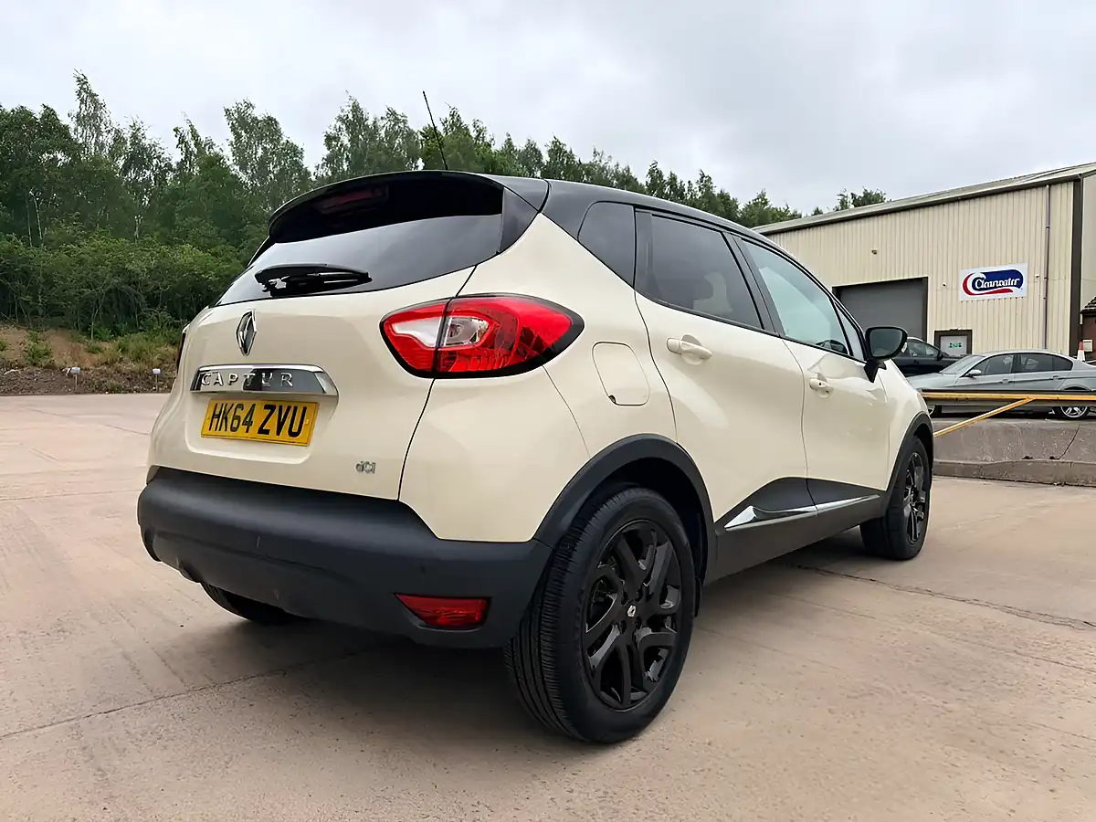 Used 2015 Renault Captur Dynamique S Medianav White - Interior and Exterior details 9