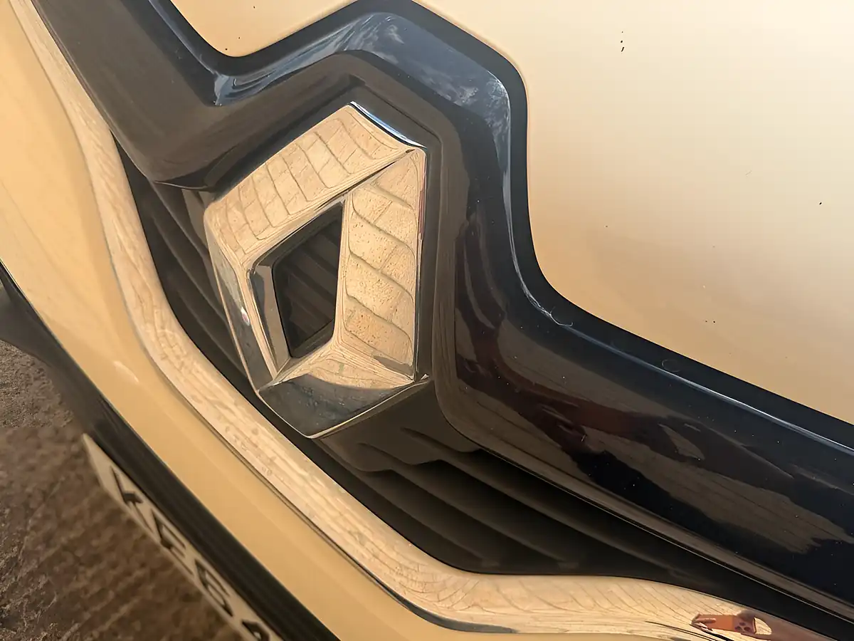Used 2015 Renault Captur Dynamique S Medianav White - Interior and Exterior details 10