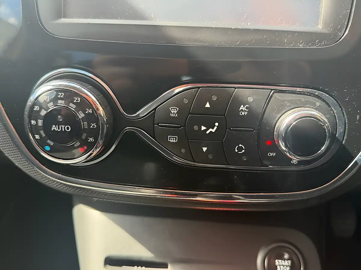 Used 2015 Renault Captur Dynamique S Medianav White - Interior and Exterior details 14