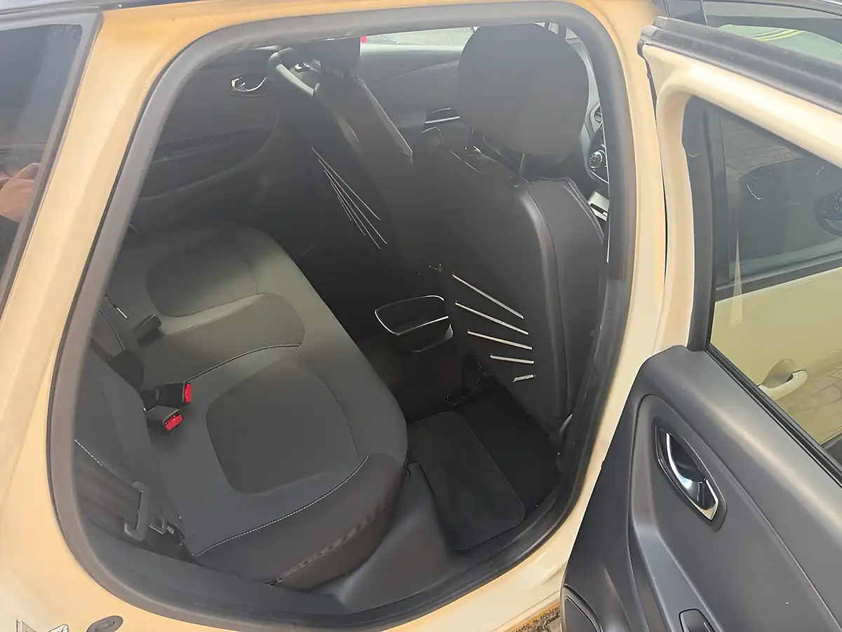 Used 2015 Renault Captur Dynamique S Medianav White - Interior and Exterior details 18