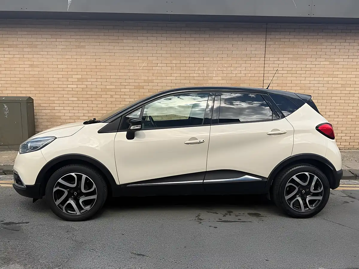 Used 2015 Renault Captur Dynamique S Medianav White - Interior and Exterior details 4