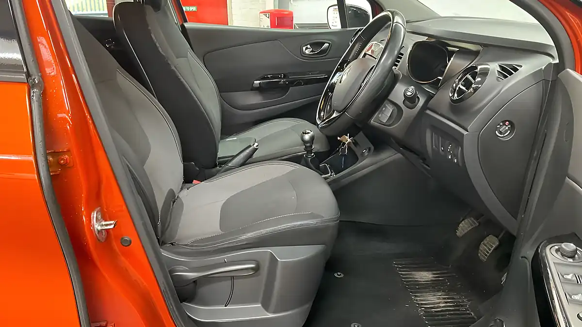 Used 2015 Renault Captur Dynamique S Nav Arizona - Interior and Exterior details 8