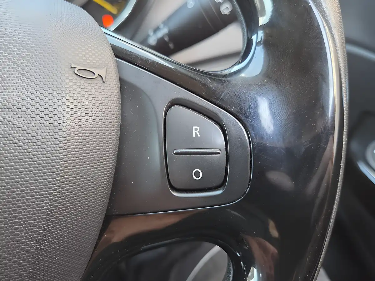 Used 2015 Renault Captur Dynamique S Nav Black - Interior and Exterior details 12