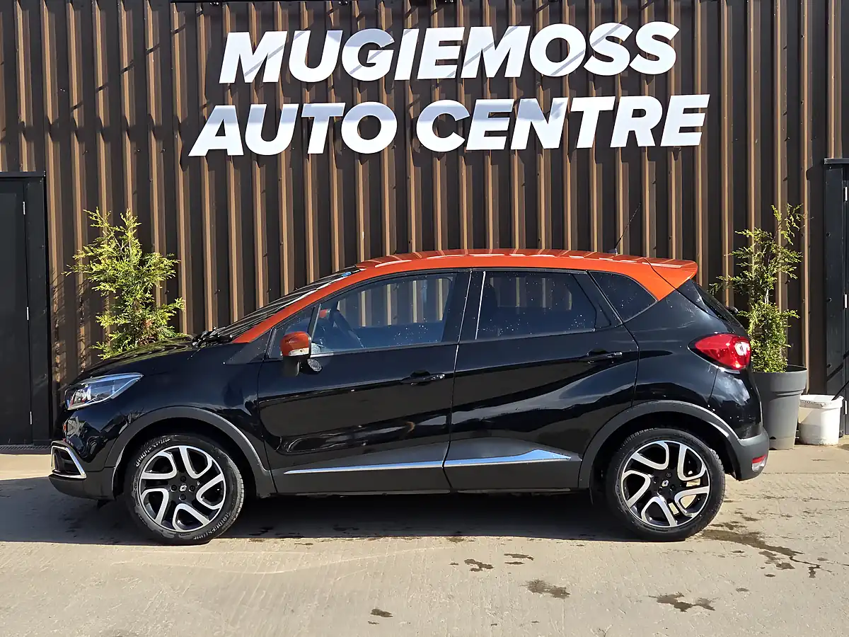 Used 2015 Renault Captur Dynamique S Nav Black - Interior and Exterior details 4
