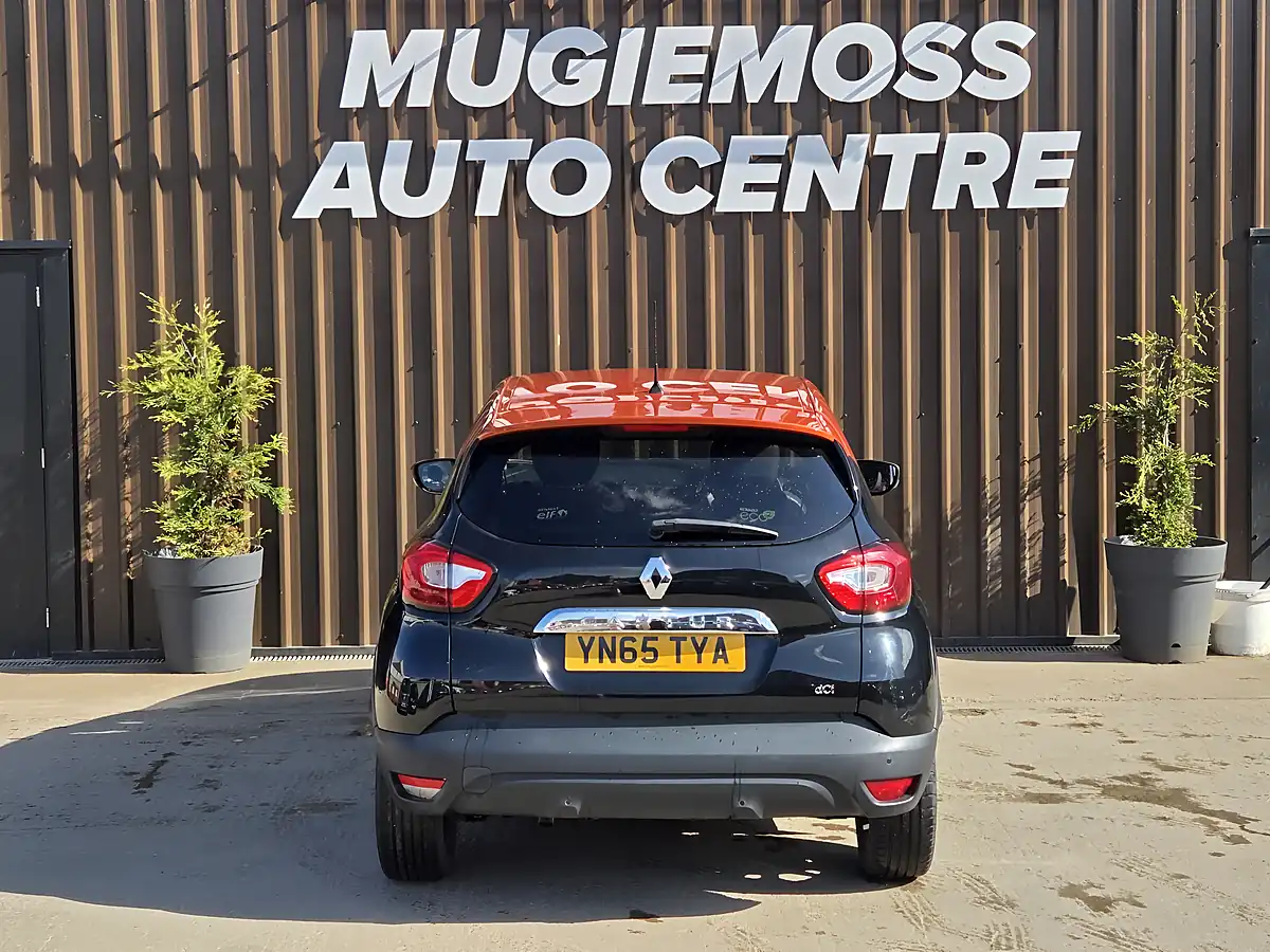 Used 2015 Renault Captur Dynamique S Nav Black - Interior and Exterior details 5