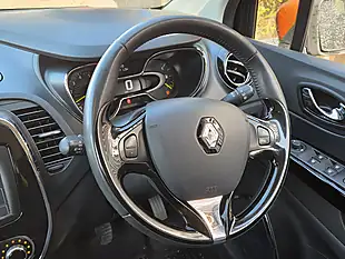 Used 2015 Renault Captur Dynamique S Nav Black - Interior and Exterior details 8