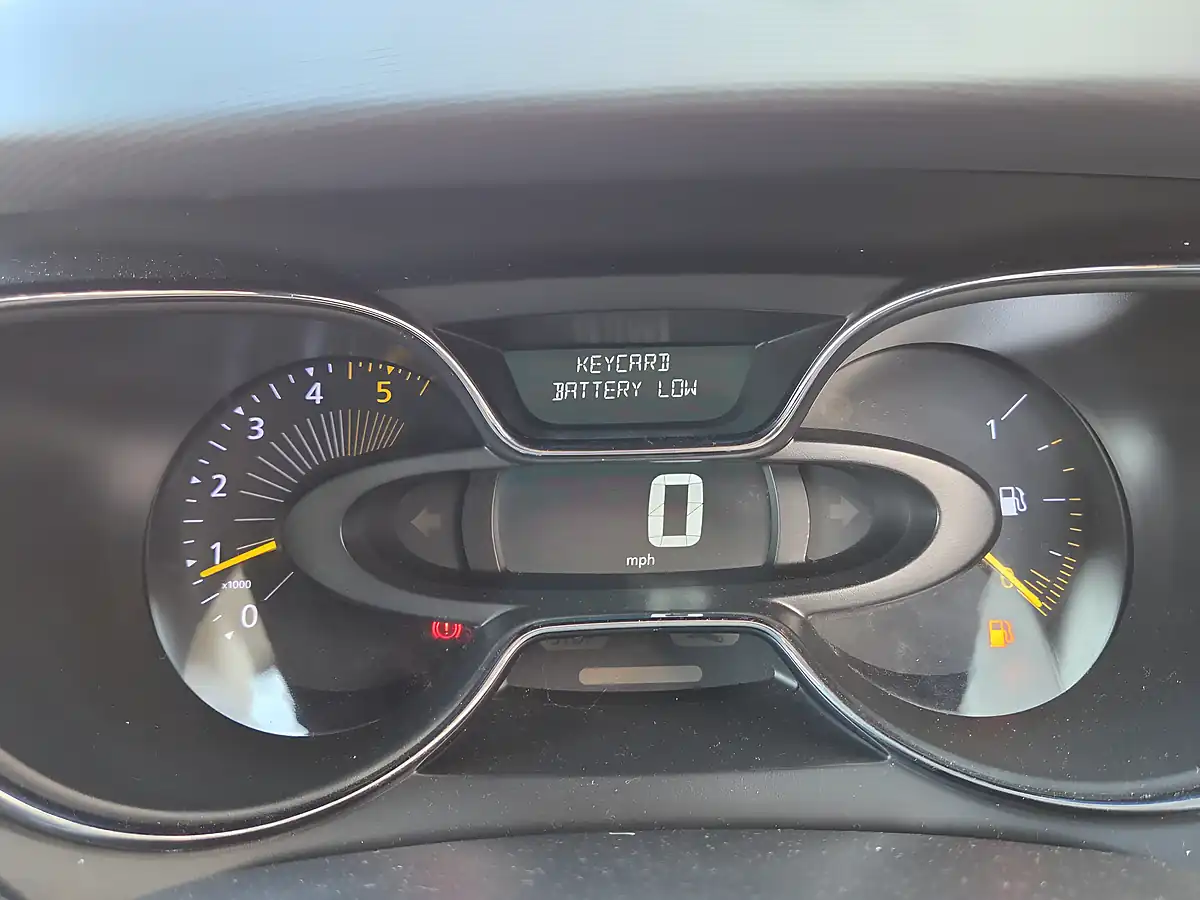Used 2015 Renault Captur Dynamique S Nav Black - Interior and Exterior details 9