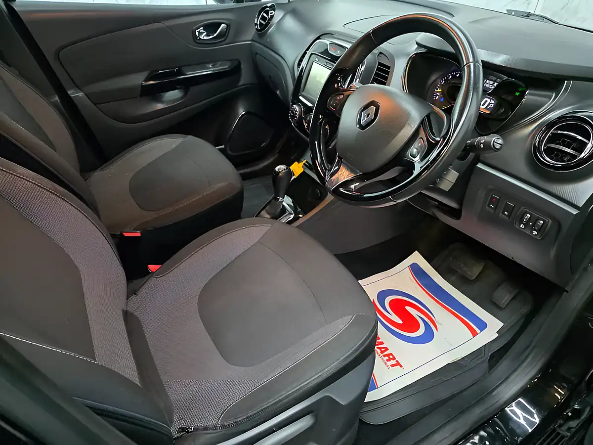 Used 2015 Renault Captur Dynamique S Nav Black - Interior and Exterior details 15