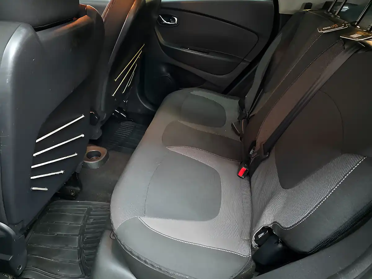 Used 2015 Renault Captur Dynamique S Nav Black - Interior and Exterior details 17