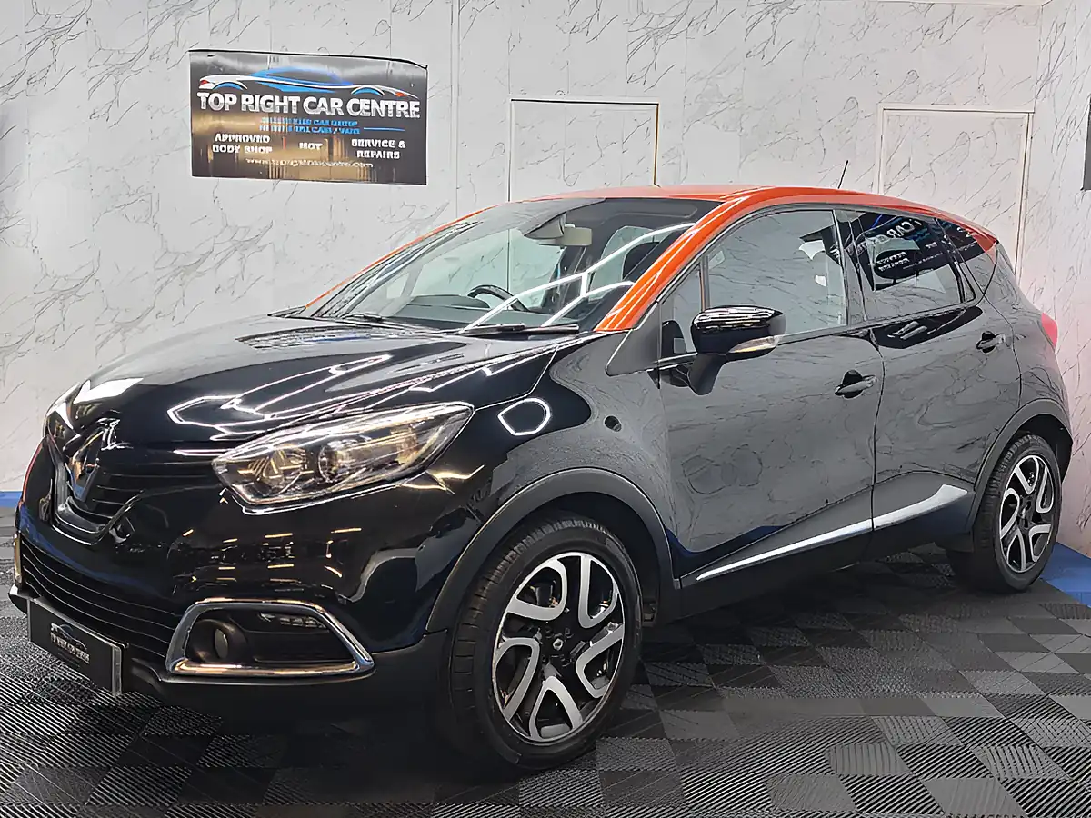 Used 2015 Renault Captur Dynamique S Nav Black - Interior and Exterior details 4