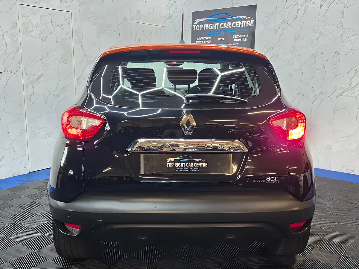 Used 2015 Renault Captur Dynamique S Nav Black - Interior and Exterior details 5