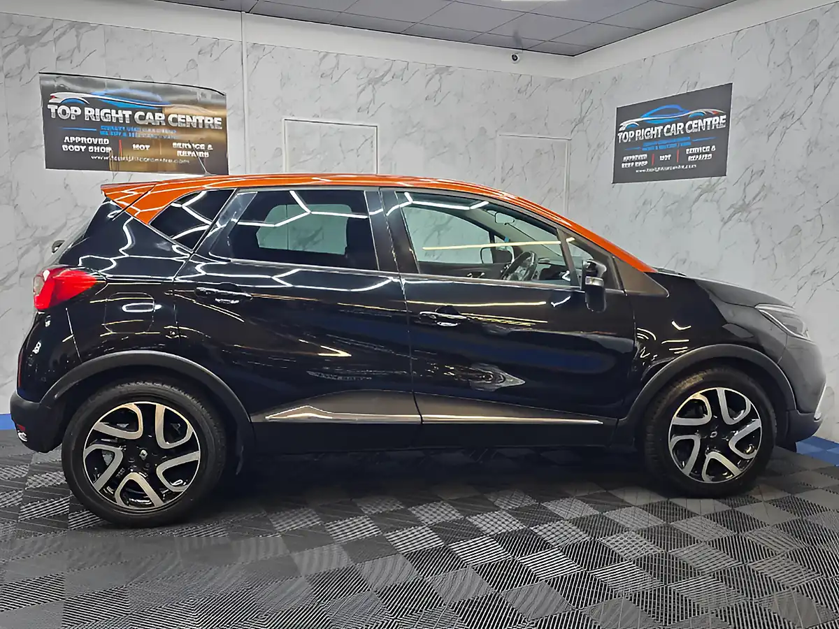 Used 2015 Renault Captur Dynamique S Nav Black - Interior and Exterior details 9