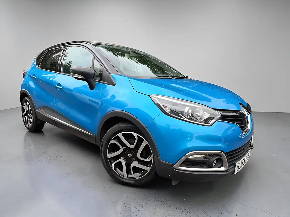 Used 2015 Renault Captur Dynamique S Nav Blue - Front View