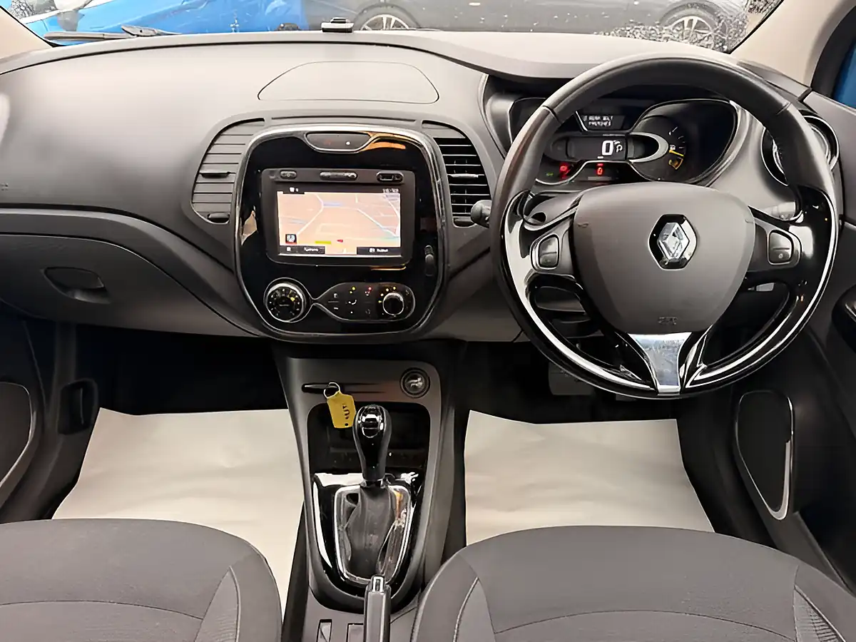 Used 2015 Renault Captur Dynamique S Nav Blue - Interior and Exterior details 10