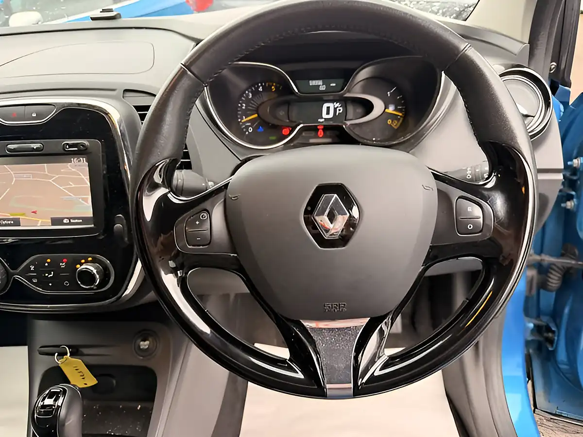 Used 2015 Renault Captur Dynamique S Nav Blue - Interior and Exterior details 12