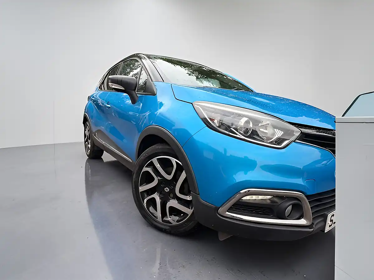 Used 2015 Renault Captur Dynamique S Nav Blue - Interior and Exterior details 4