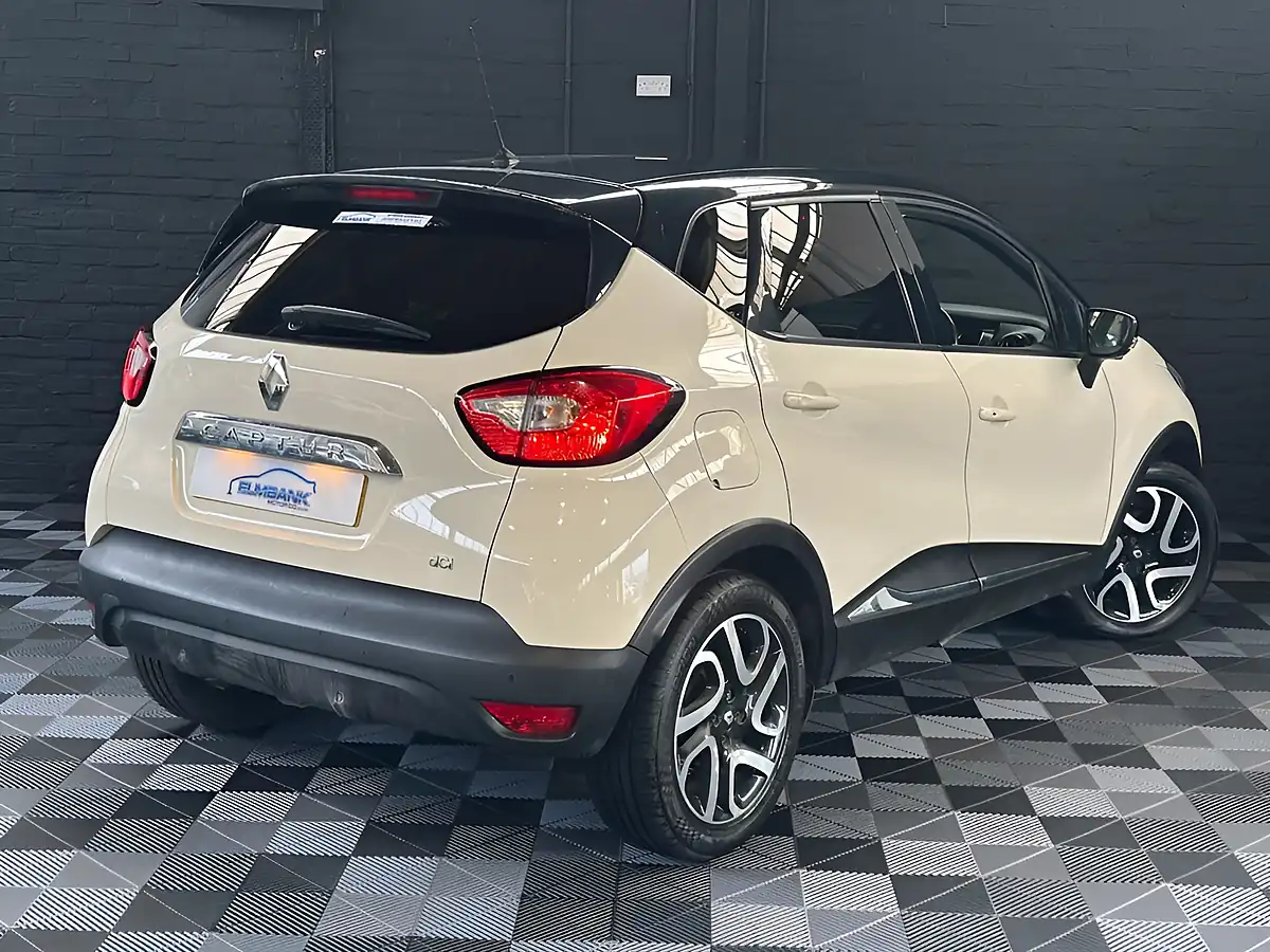 Used 2015 Renault Captur Dynamique S Nav Diamond Black - Interior and Exterior details 12