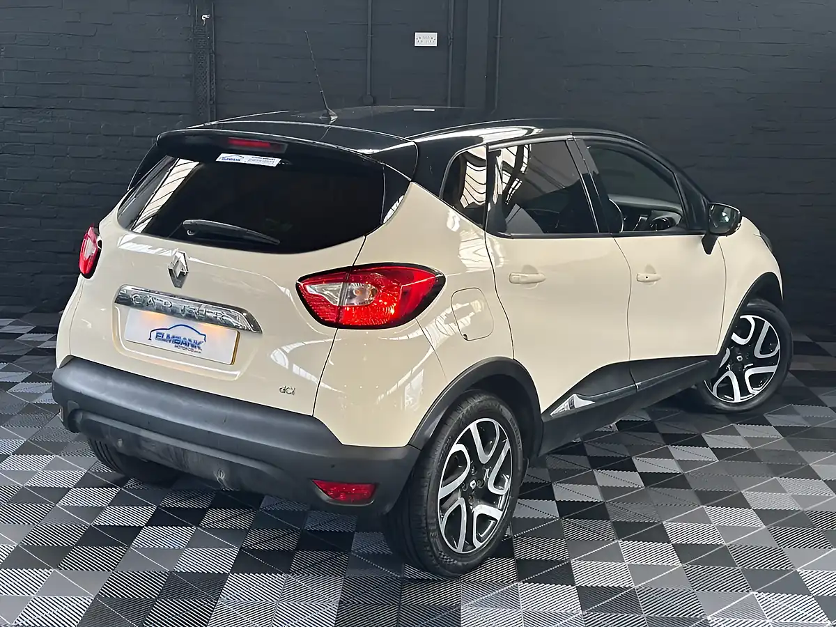 Used 2015 Renault Captur Dynamique S Nav Diamond Black - Interior and Exterior details 13