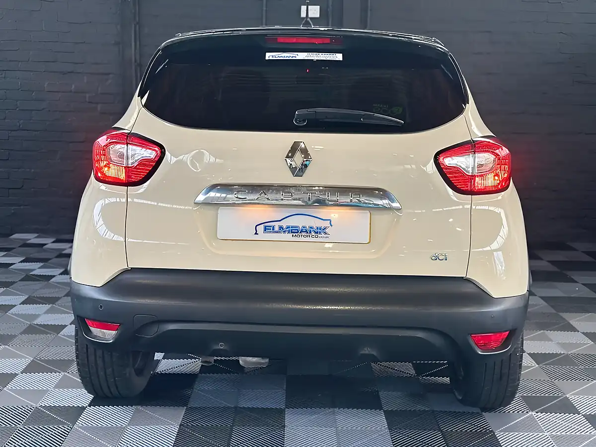 Used 2015 Renault Captur Dynamique S Nav Diamond Black - Interior and Exterior details 14