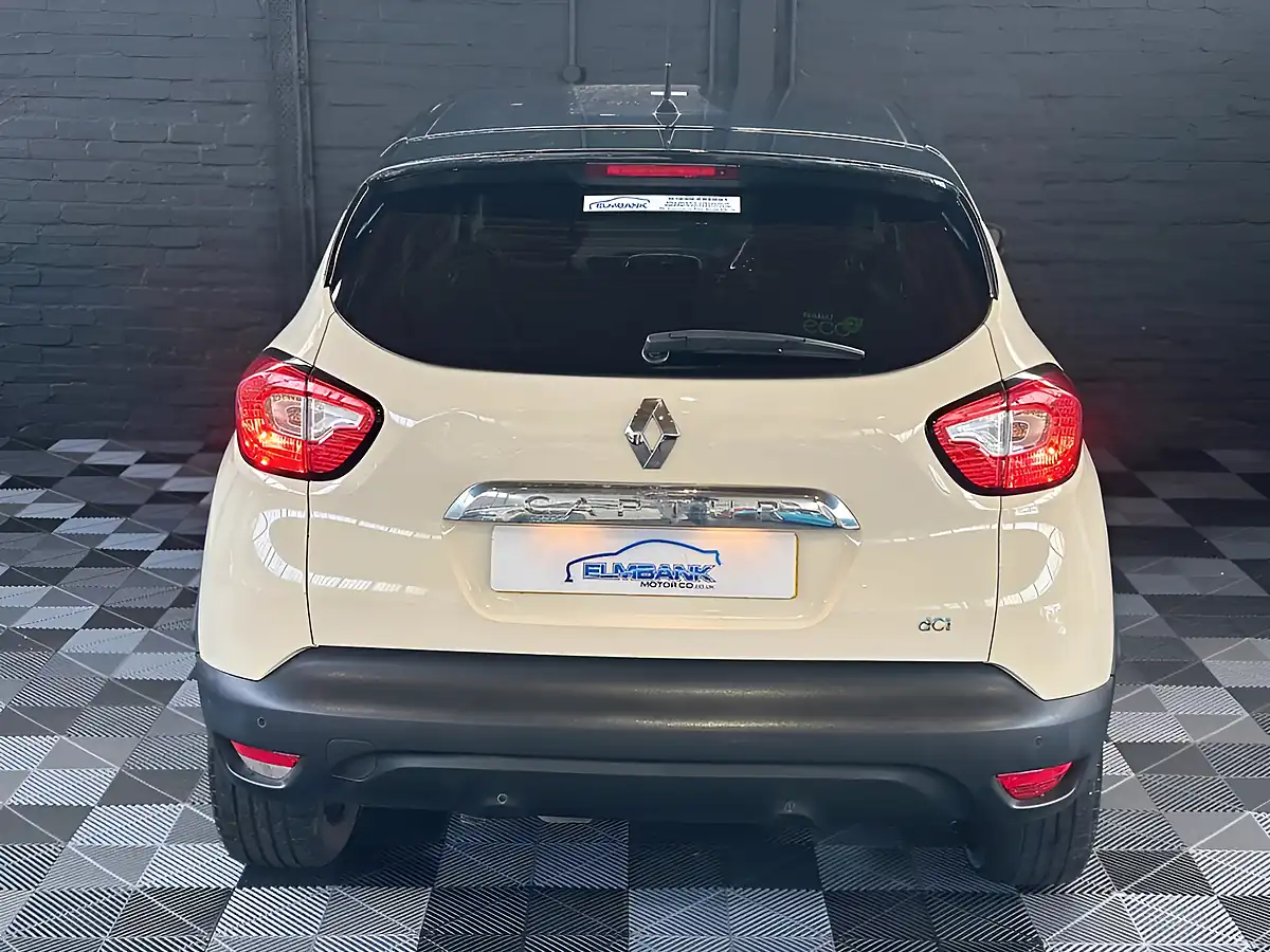 Used 2015 Renault Captur Dynamique S Nav Diamond Black - Interior and Exterior details 16