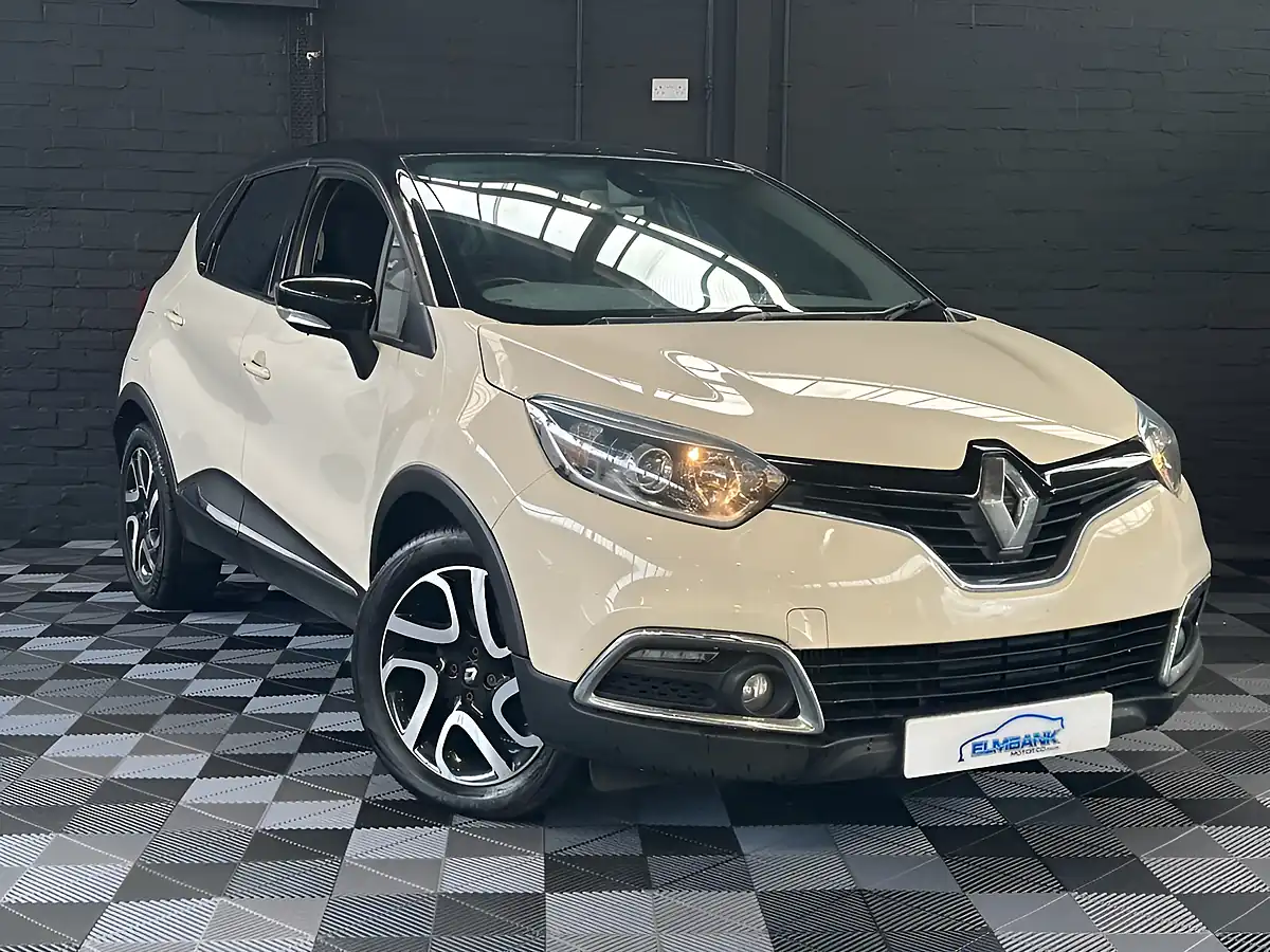 Used 2015 Renault Captur Dynamique S Nav Diamond Black - Interior and Exterior details 8