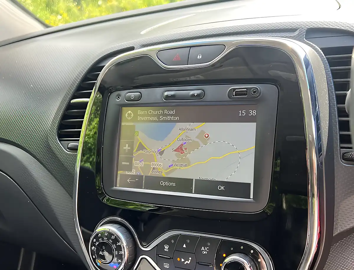 Used 2015 Renault Captur Dynamique S Nav Diamond Black - Interior and Exterior details 13