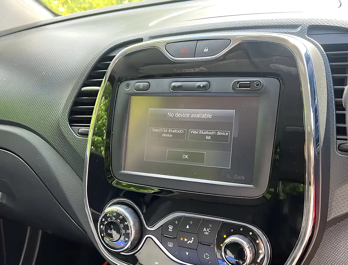 Used 2015 Renault Captur Dynamique S Nav Diamond Black - Interior and Exterior details 15