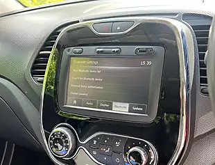 Used 2015 Renault Captur Dynamique S Nav Diamond Black - Interior and Exterior details 16