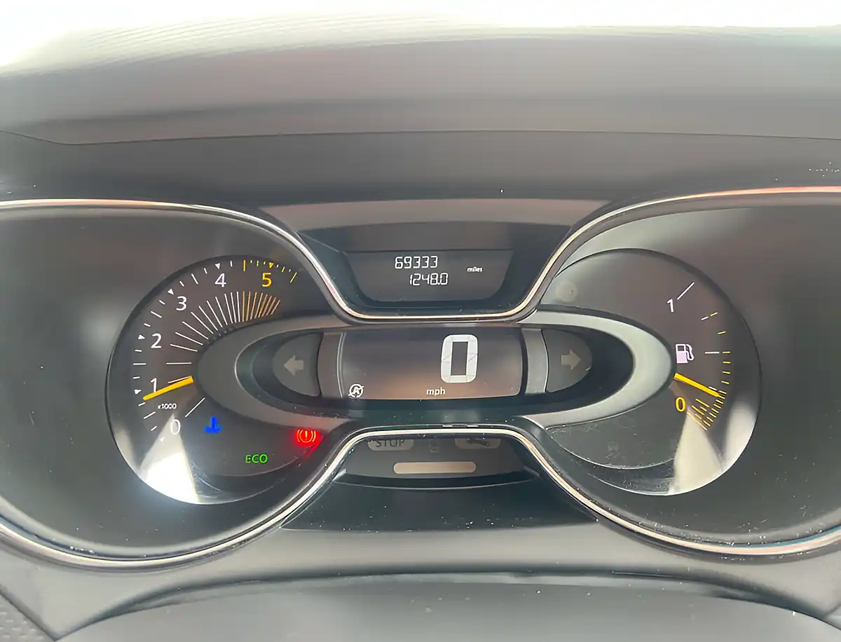 Used 2015 Renault Captur Dynamique S Nav Diamond Black - Interior and Exterior details 10