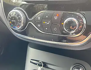 Used 2015 Renault Captur Dynamique S Nav Diamond Black - Interior and Exterior details 13