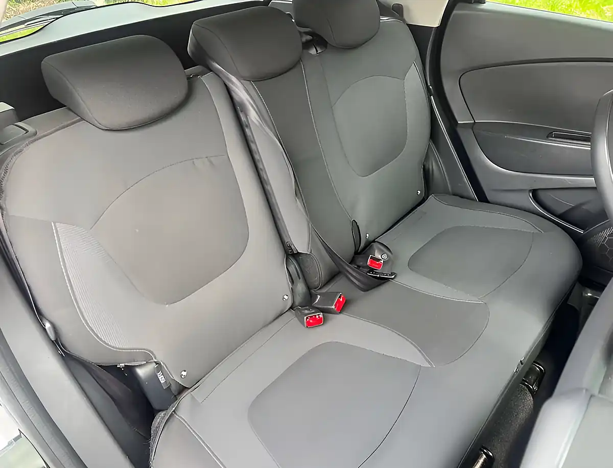 Used 2015 Renault Captur Dynamique S Nav Diamond Black - Interior and Exterior details 14