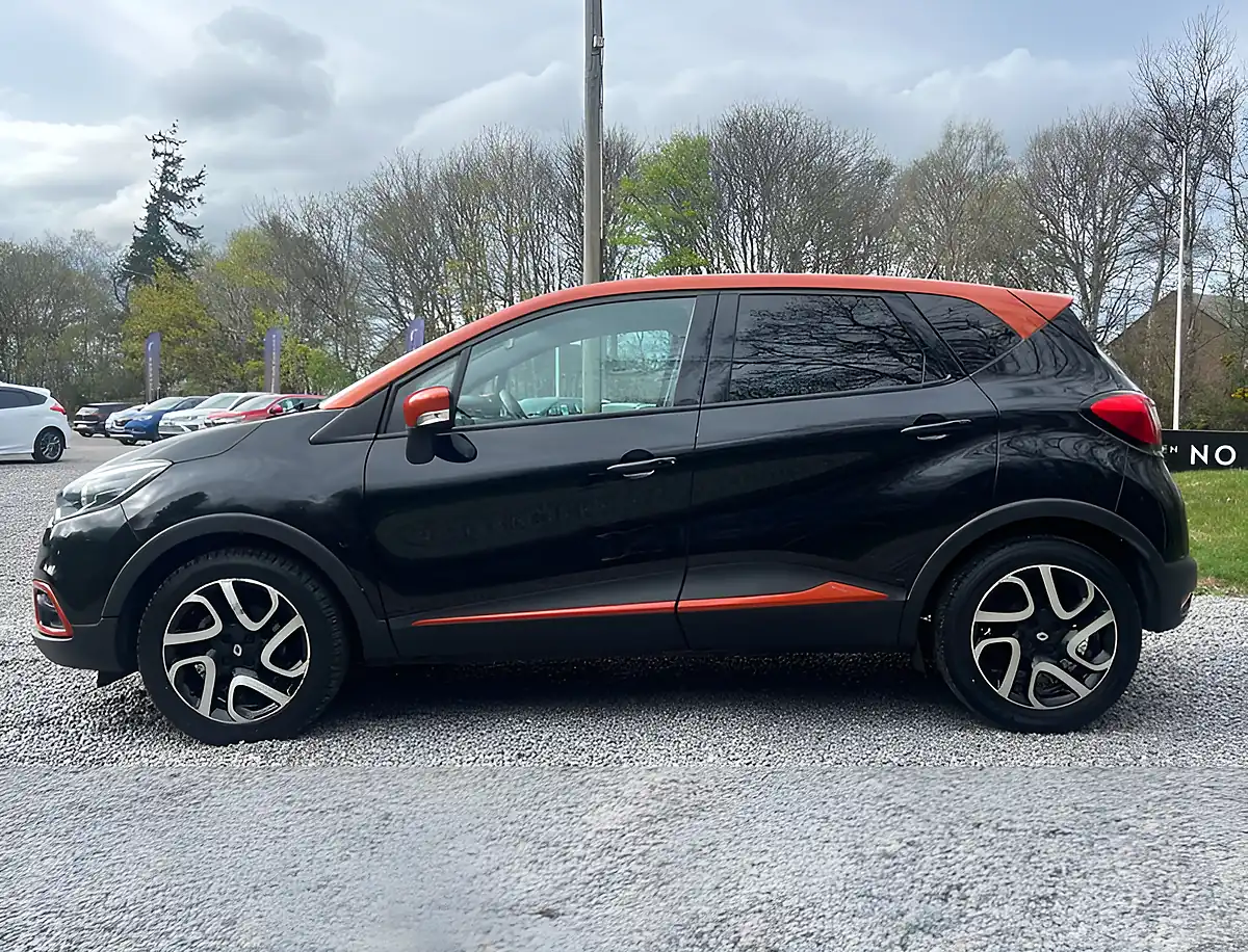 Used 2015 Renault Captur Dynamique S Nav Diamond Black - Interior and Exterior details 5