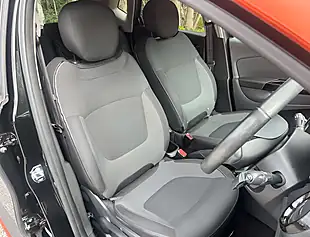 Used 2015 Renault Captur Dynamique S Nav Diamond Black - Interior and Exterior details 9