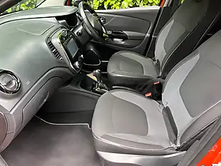 Used 2015 Renault Captur Dynamique S Nav Orange - Interior and Exterior details 15