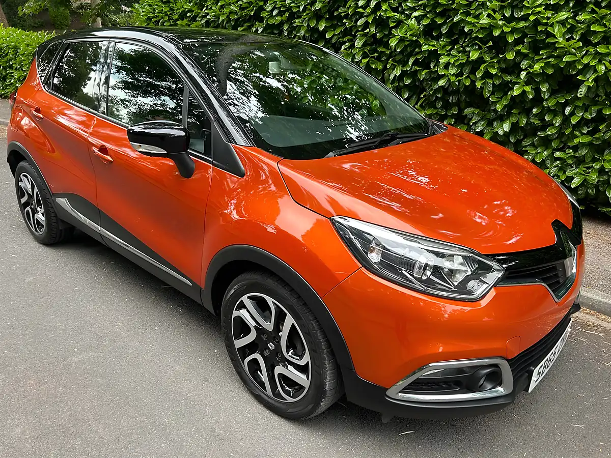 Used 2015 Renault Captur Dynamique S Nav Orange - Interior and Exterior details 3