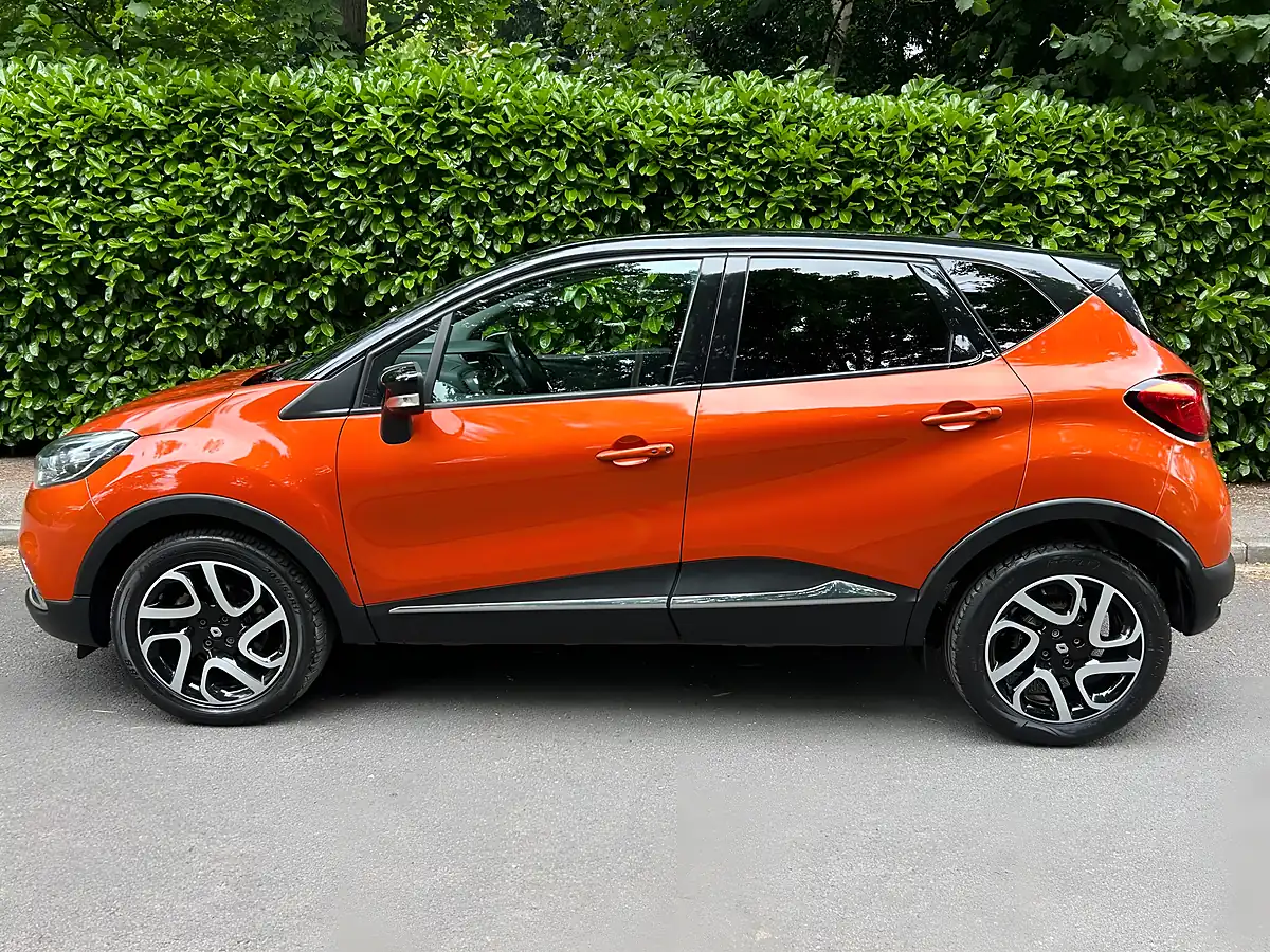 Used 2015 Renault Captur Dynamique S Nav Orange - Interior and Exterior details 5