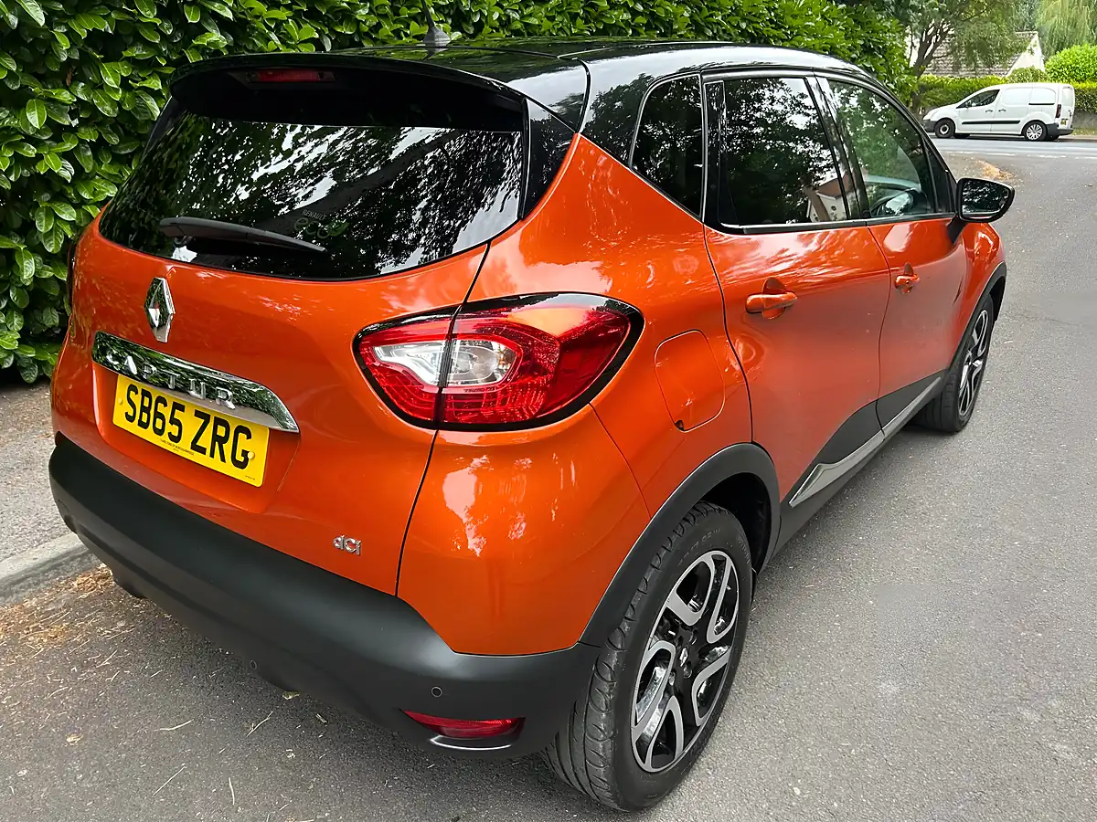 Used 2015 Renault Captur Dynamique S Nav Orange - Interior and Exterior details 7