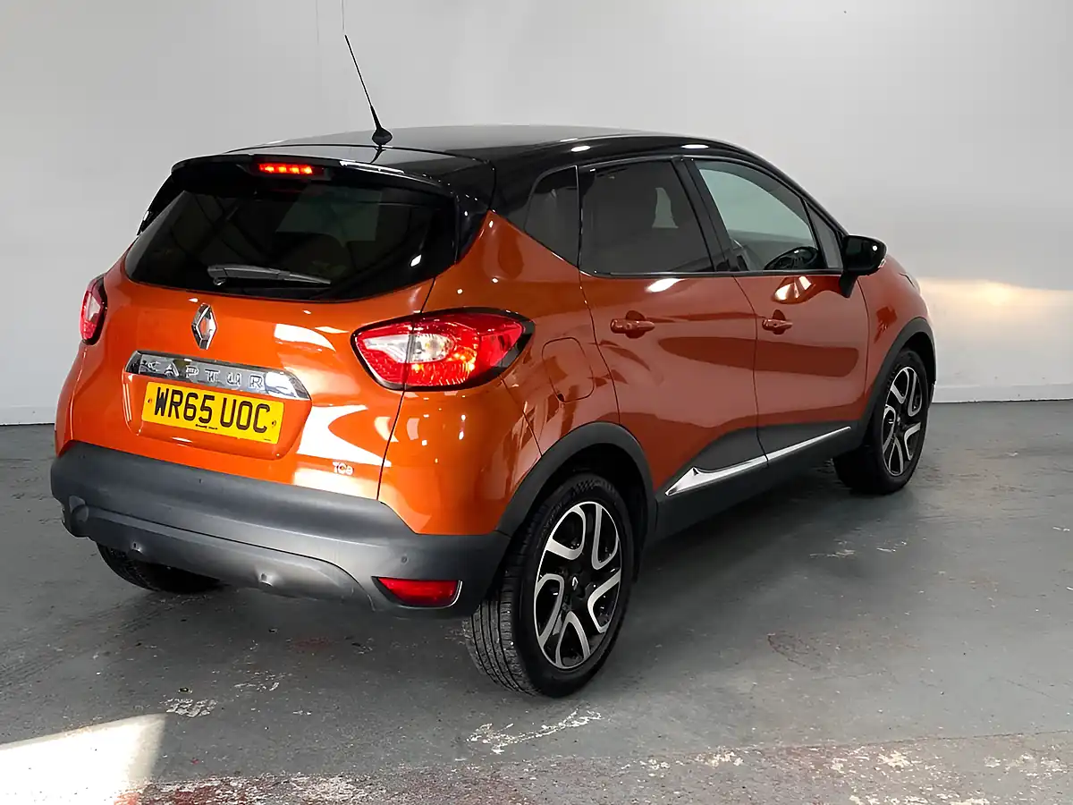 Used 2015 Renault Captur Dynamique S Nav Orange - Interior and Exterior details 3