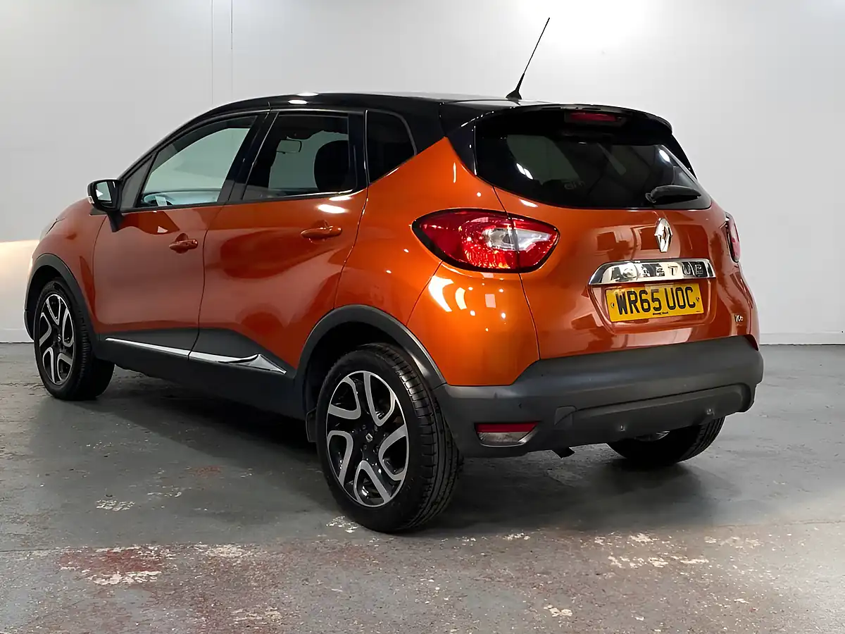 Used 2015 Renault Captur Dynamique S Nav Orange - Interior and Exterior details 4