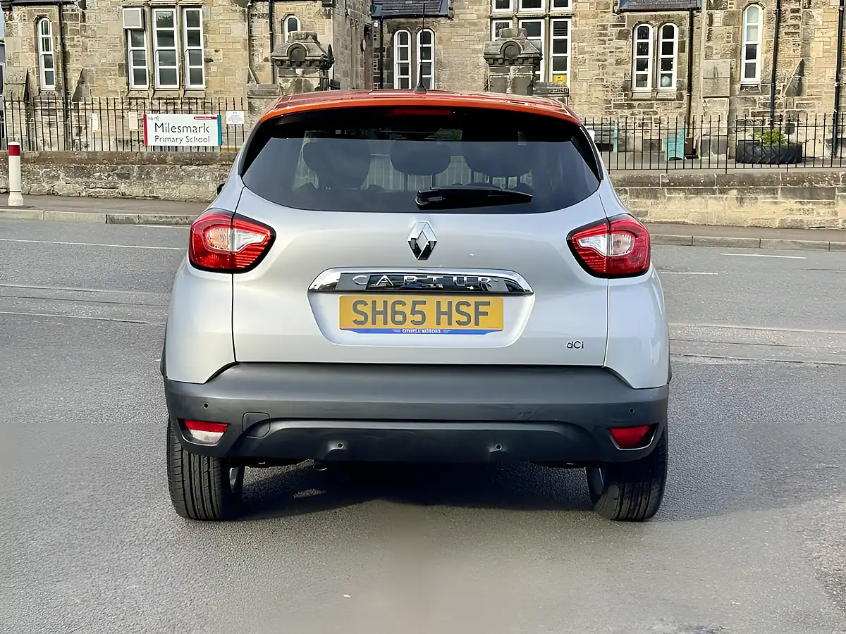 Used 2015 Renault Captur Dynamique S Nav Silver - Interior and Exterior details 13