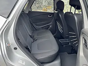 Used 2015 Renault Captur Dynamique S Nav Silver - Interior and Exterior details 9