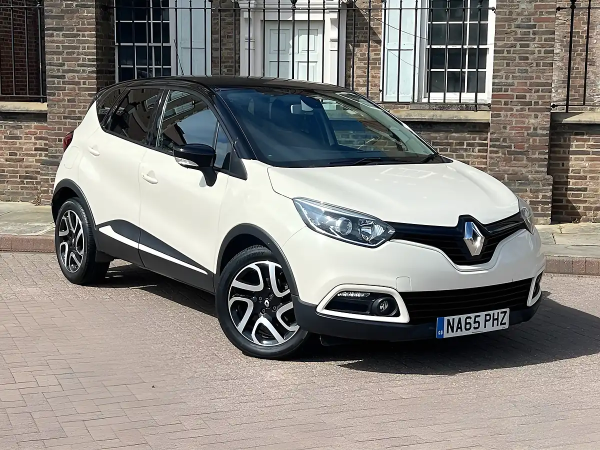 Used 2015 Renault Captur Dynamique S Nav White - Front View